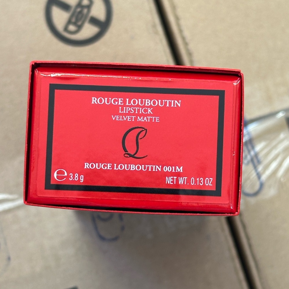 CHRISTIAN LOUBOUTIN ROUGE LOUBOUTIN VELVET MATTE LIPSTICK - ROUGE LOUBOUTIN 001M - Picture 3 of 4